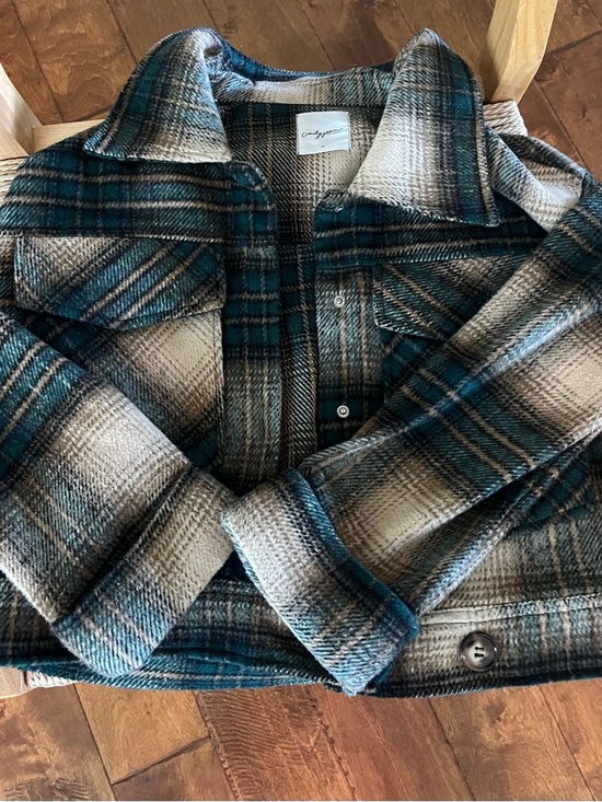 Carly Jean Los Angeles Jackets & Blazers - Carly Jean Los Angeles Green and Beige Plaid Shacket